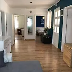 House In With Balcony, Air Conditioning, W-lan, Washing Machine Zára