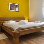 House In With Balcony, Air Conditioning, W-lan, Washing Machine Zadar