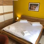 House In With Balcony, Air Conditioning, W-lan, Washing Machine Semesterbostad Zadar