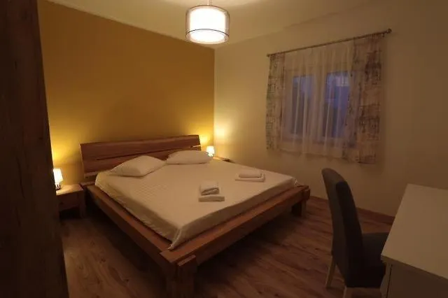 House In With Balcony, Air Conditioning, W-lan, Washing Machine Сasa de vacaciones