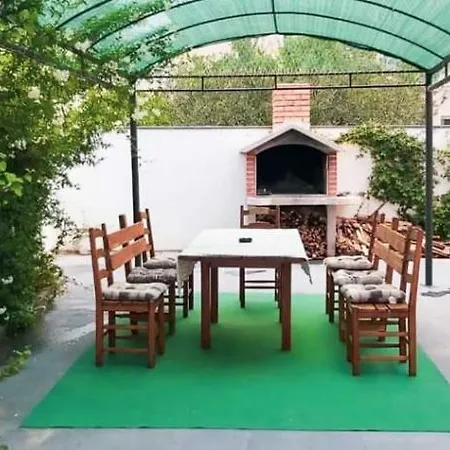 Сasa de vacaciones House In With Balcony, Air Conditioning, W-lan, Washing Machine Zadar