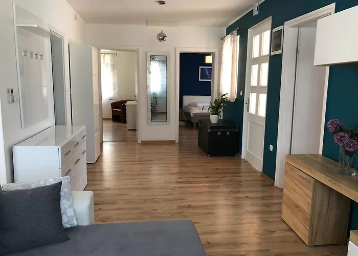 House In With Balcony, Air Conditioning, W-lan, Washing Machine Zadar