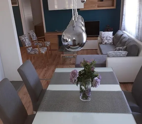 Nyaraló House In With Balcony, Air Conditioning, W-lan, Washing Machine *