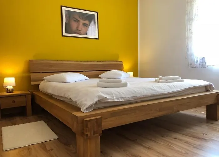 House In With Balcony, Air Conditioning, W-lan, Washing Machine Zadar