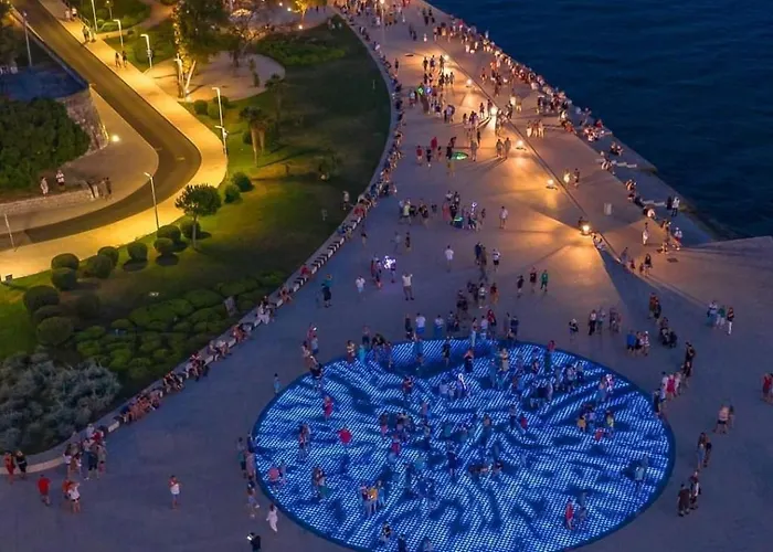 House In With Balcony, Air Conditioning, W-lan, Washing Machine *