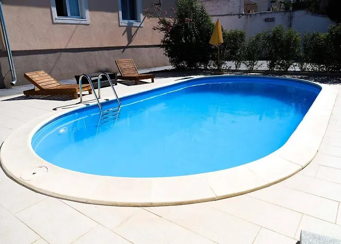 House In With Balcony, Air Conditioning, W-lan, Washing Machine Nyaraló
