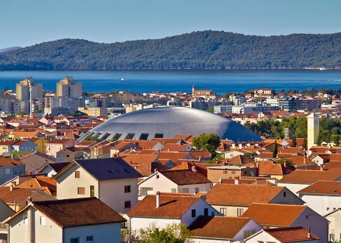 House In With Balcony, Air Conditioning, W-lan, Washing Machine Vakantiehuis *